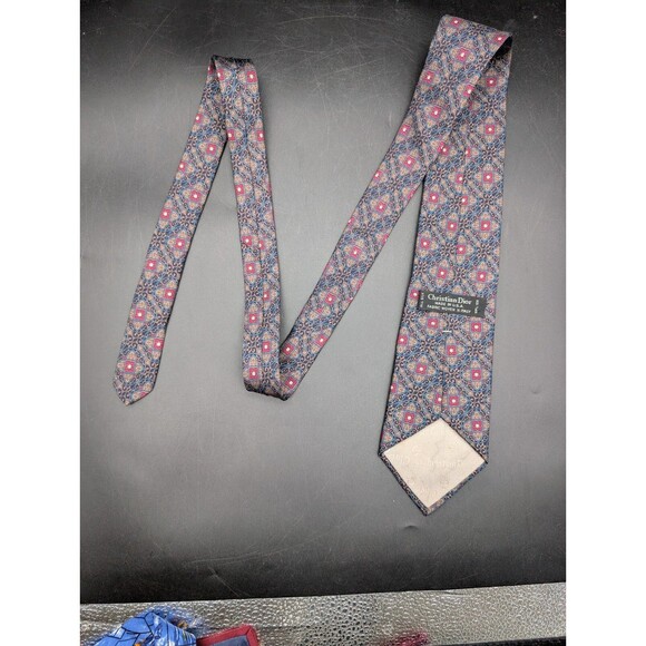 Vintage Christian Dior Neck Tie Pattern Red Blue All Silk Made In USA RARE - Picture 4 of 4